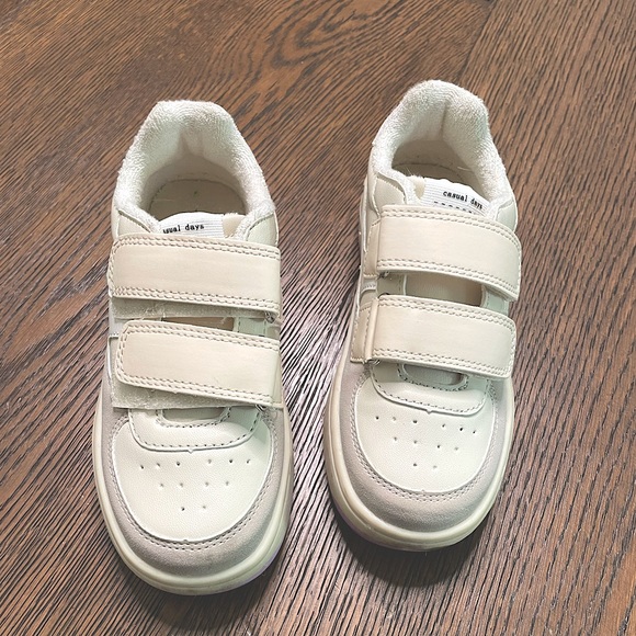 zara colour changing sneakers